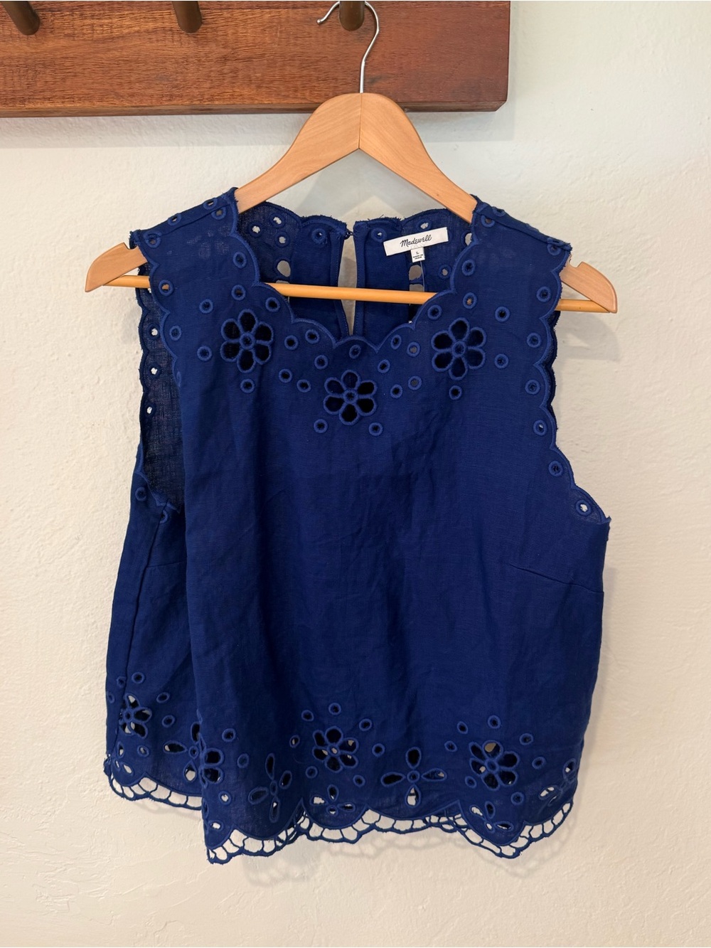 Madewell Navy Eyelet Linen-Blend Sleeveless Top